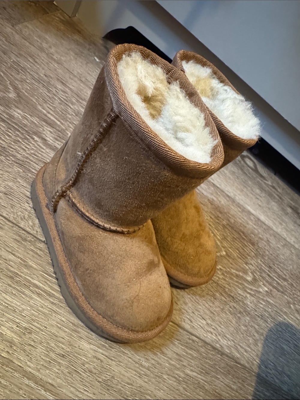 UGG Kids Chestnut Shearling-Lined Short Boots